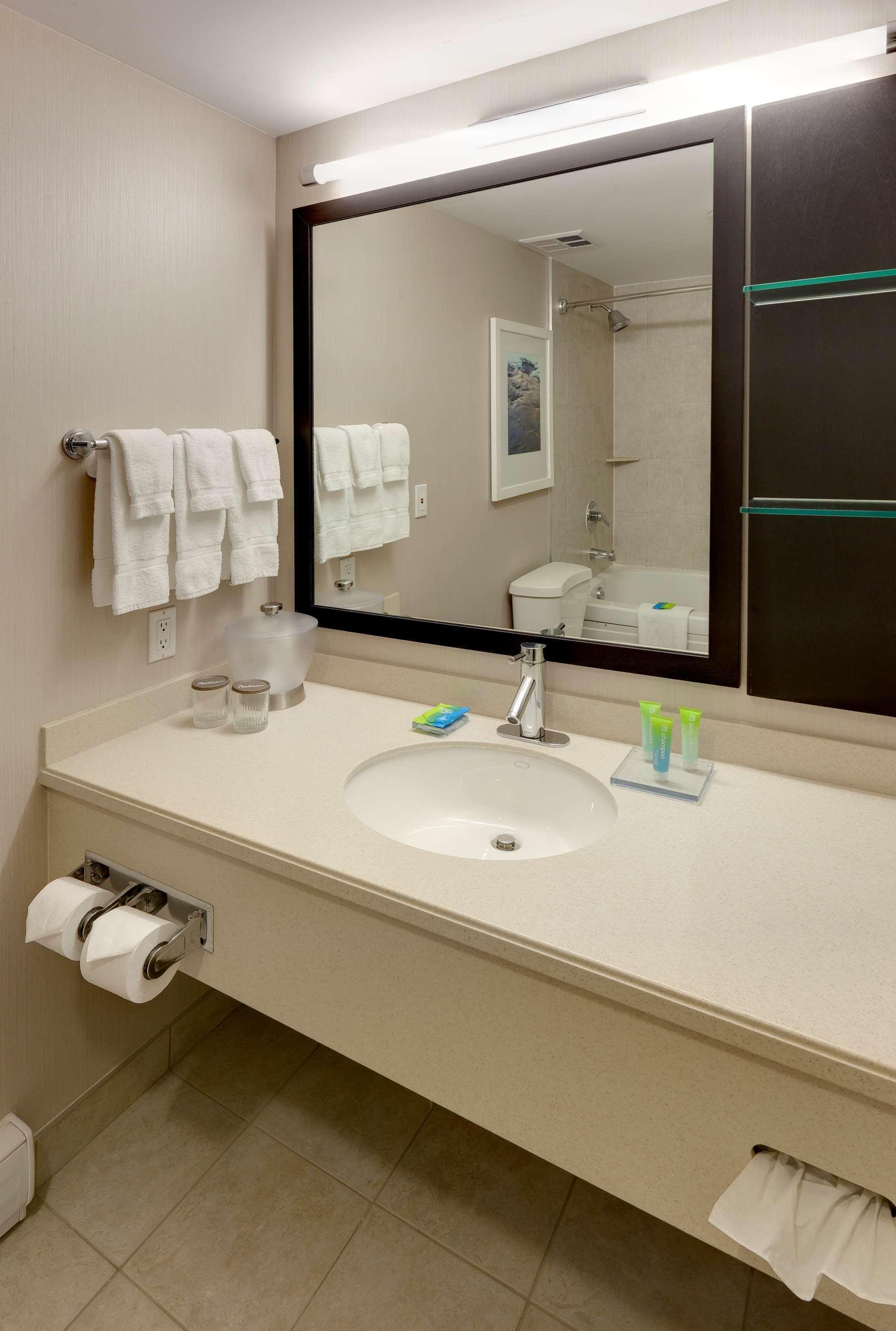 Niagara Fallsview Hotel & Suites חדר תמונה